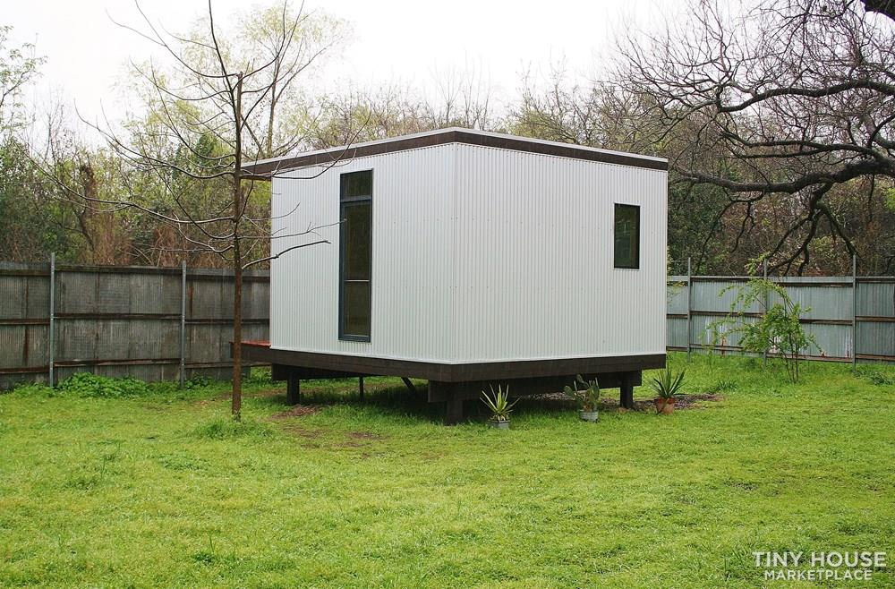 Modern and Comfortable Studio Tiny House