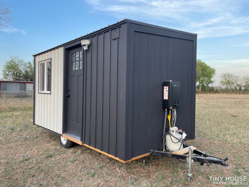 Modern custom tiny house - Image 1 Thumbnail