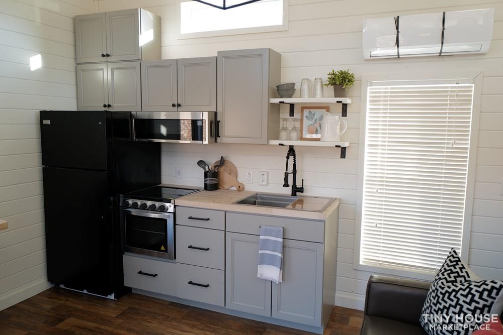 MODERN FARMHOUSE style 35 ft on WHEELS