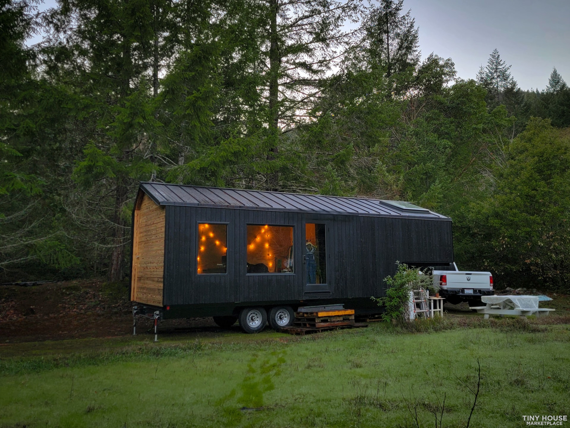 Modern finished tiny house 31ft - Image 1 Thumbnail