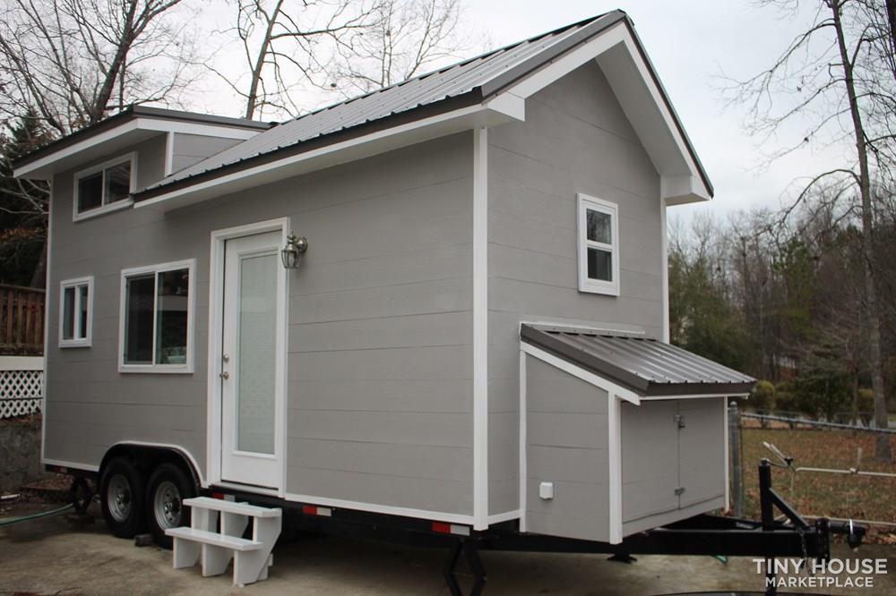 Beautiful Modern Tiny Home - Image 1 Thumbnail