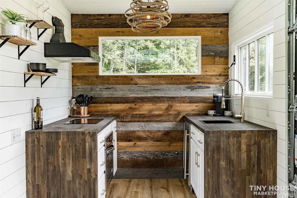 2023 Model 22 ft Modern Luxurious Tiny House on Wheels