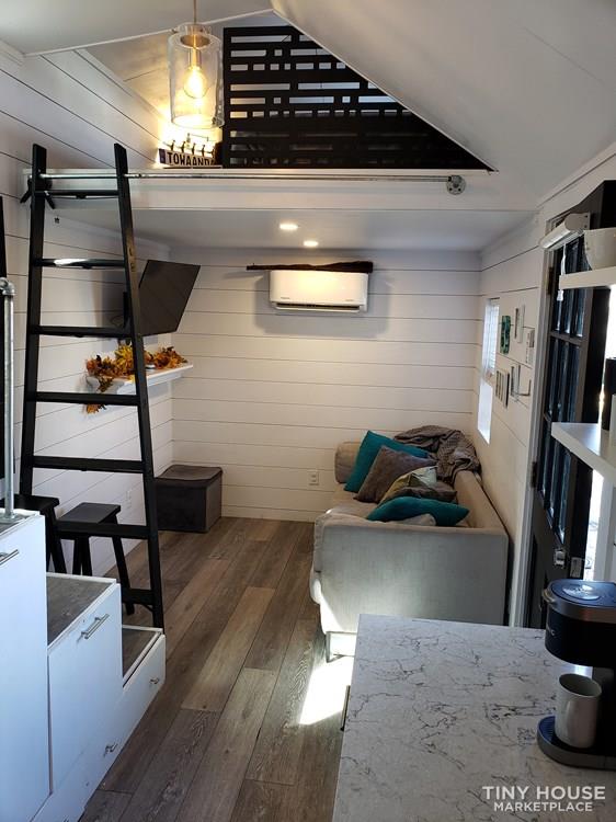 Tiny House with high end finishes - Image 4 Thumbnail