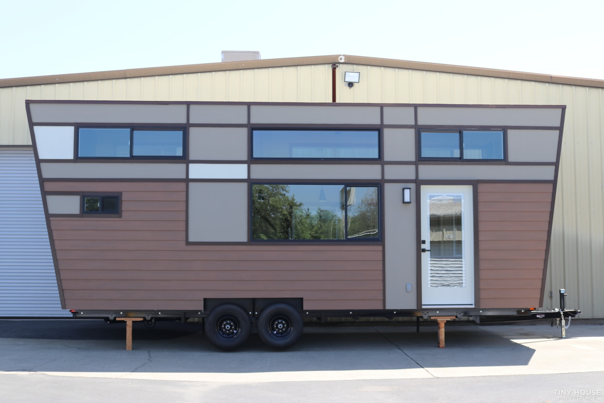 Modern Luxury ADU/Tiny House - 26' THOW - 2024 Build - NOAH Certified - Image 2 Thumbnail