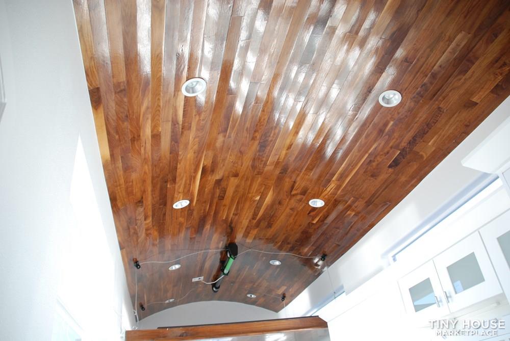 Modern Luxury Tiny House - Image 3 Thumbnail