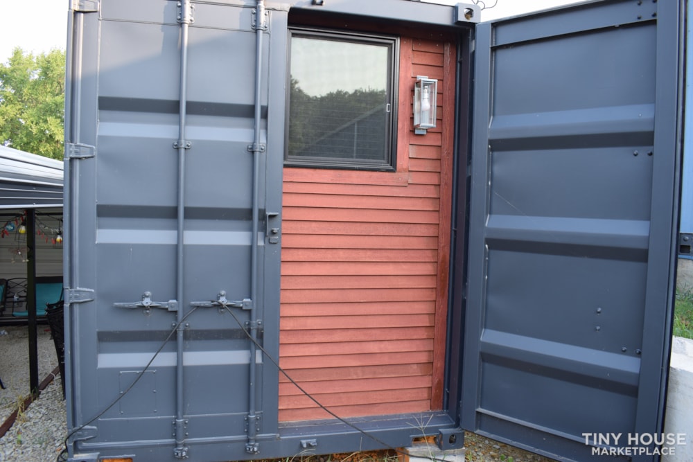Modern Shipping Container Home  - Image 2 Thumbnail