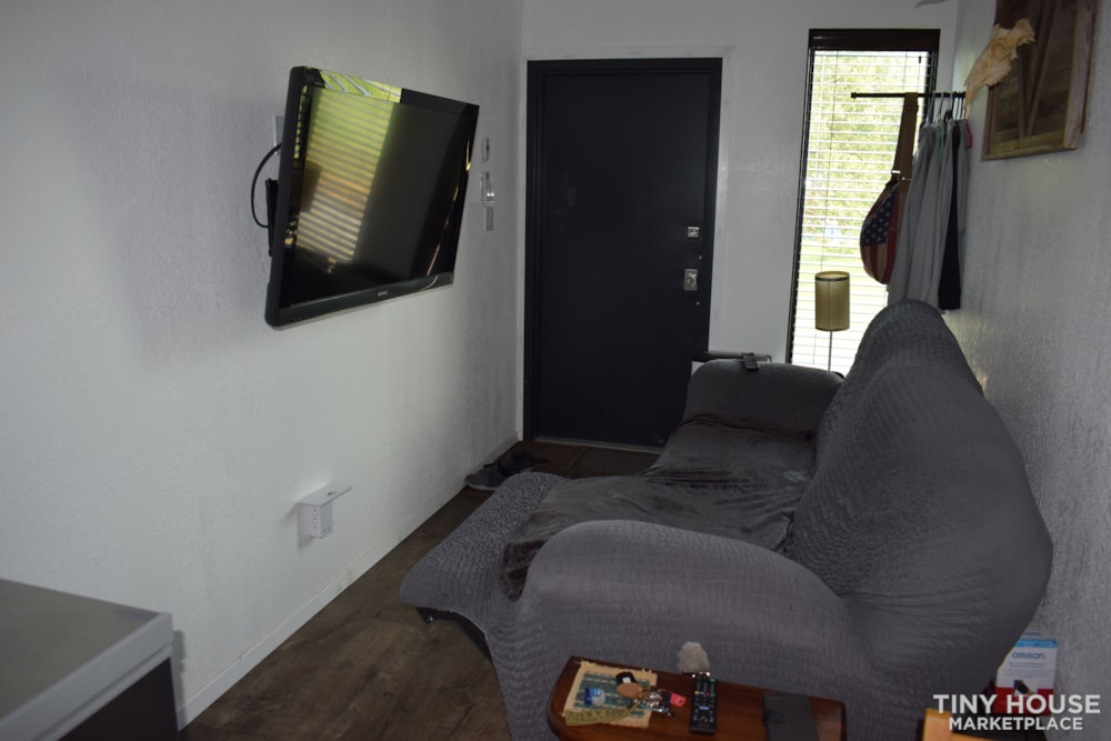Modern Shipping Container Home  - Image 4 Thumbnail