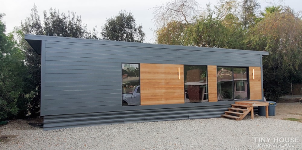 Modern Sleek Huge Tiny Office or House - Image 1 Thumbnail