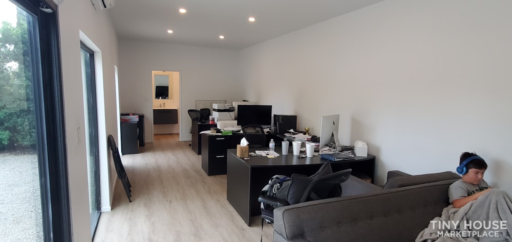 Modern Sleek Huge Tiny Office or House - Image 3 Thumbnail