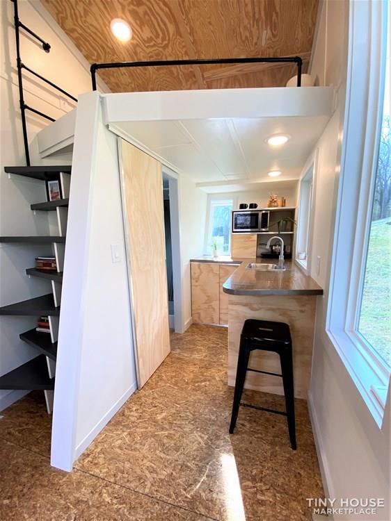 Modern Tiny Home - Image 4 Thumbnail