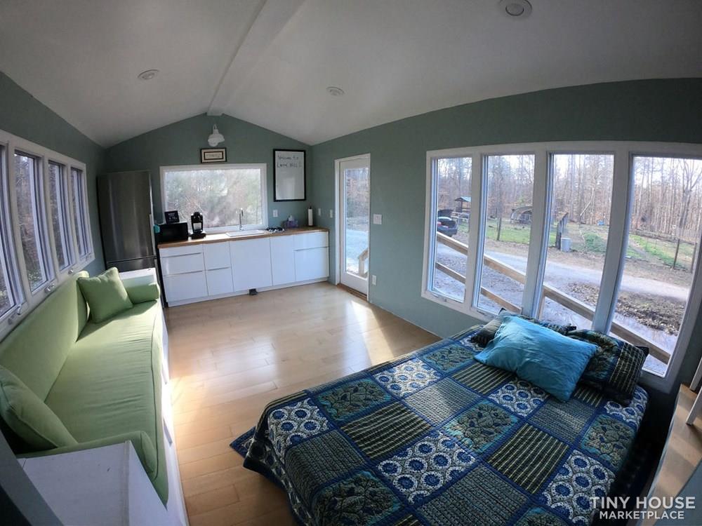 Spacious, Bright and WIDE-OPEN Beauty, 24' x 12' 288 sq ft - Image 3 Thumbnail