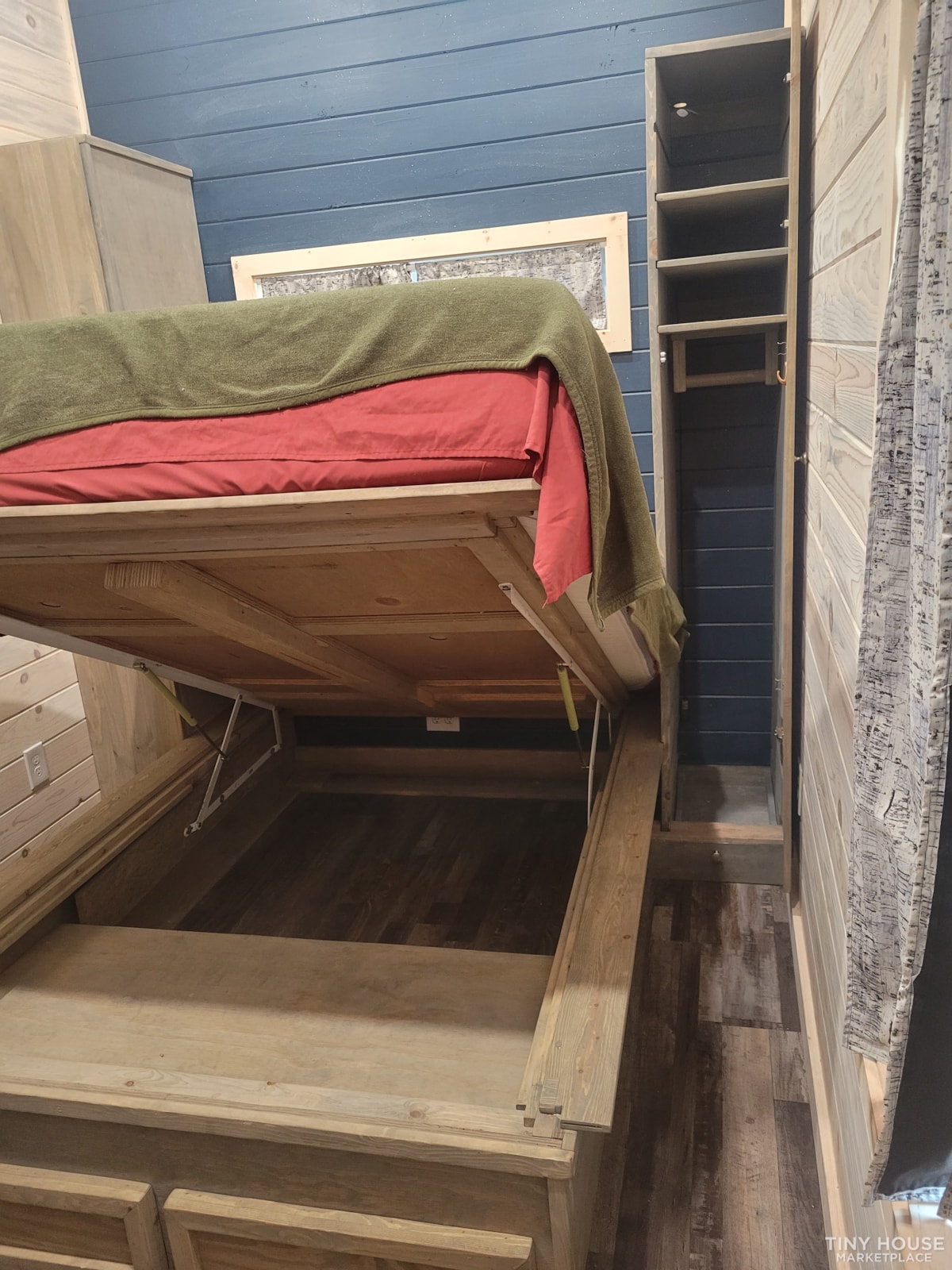 34' Modern Tiny Home - Image 4 Thumbnail