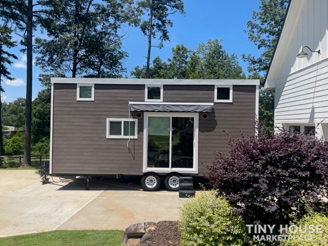 Modern Tiny Home  - Image 1 Thumbnail