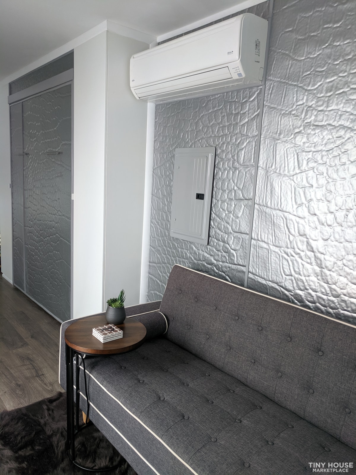 Modern Tiny Home - Image 4 Thumbnail