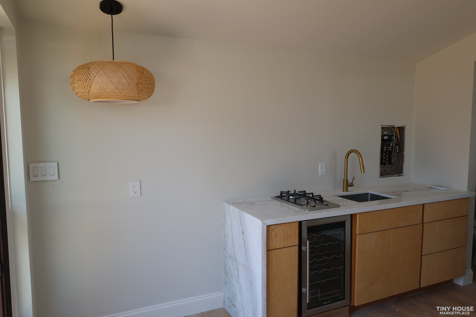 Modern Tiny Home - Image 4 Thumbnail
