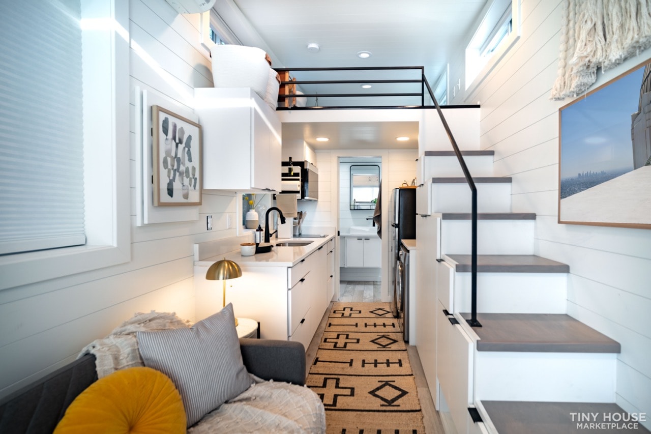 Modern Tiny Home on Wheels Almost NEW 8.5ft x 20ft Los Angeles CA - Image 4 Thumbnail