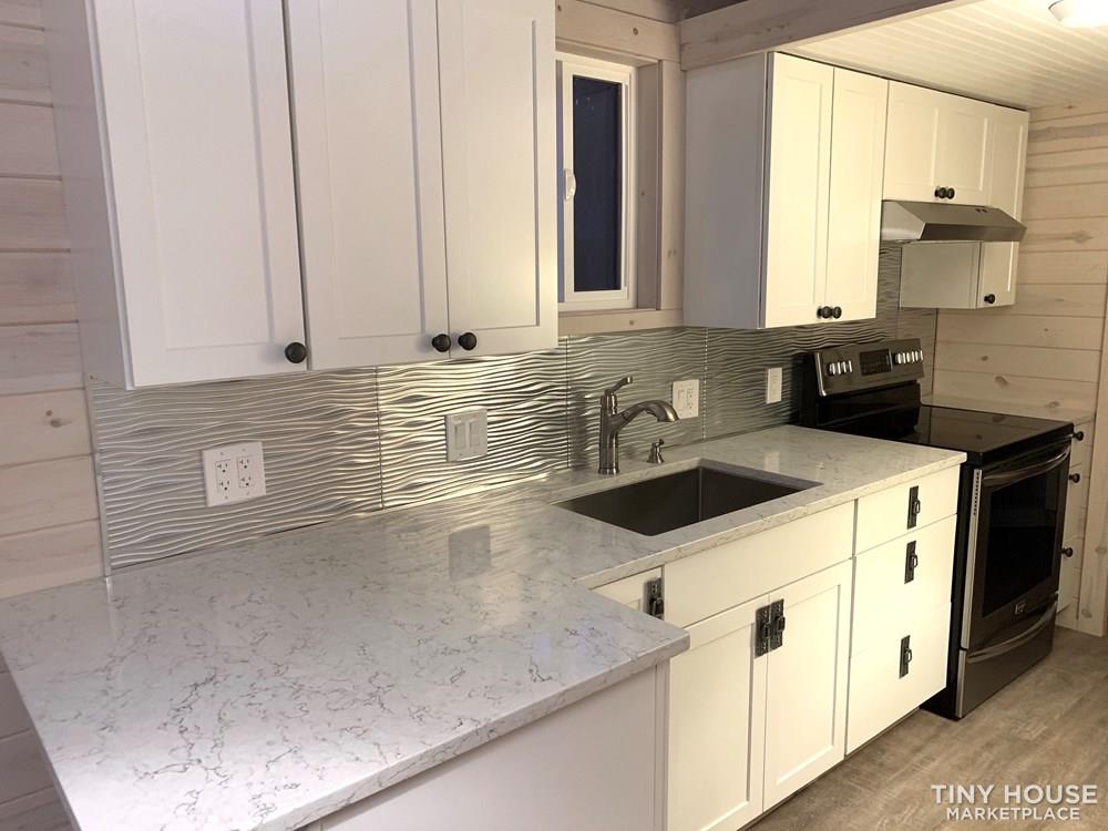 Modern Tiny Home, priced to sell - Image 2 Thumbnail