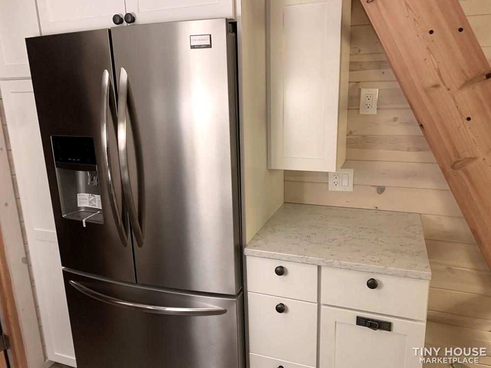 Modern Tiny Home, priced to sell - Image 4 Thumbnail
