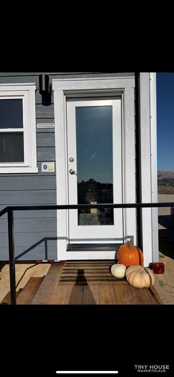 Modern Tiny House! - Image 2 Thumbnail
