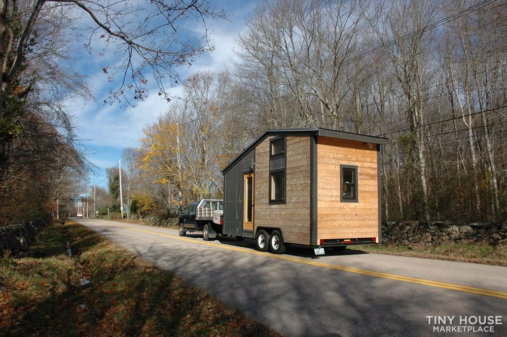 Modern Tiny House - Image 4 Thumbnail