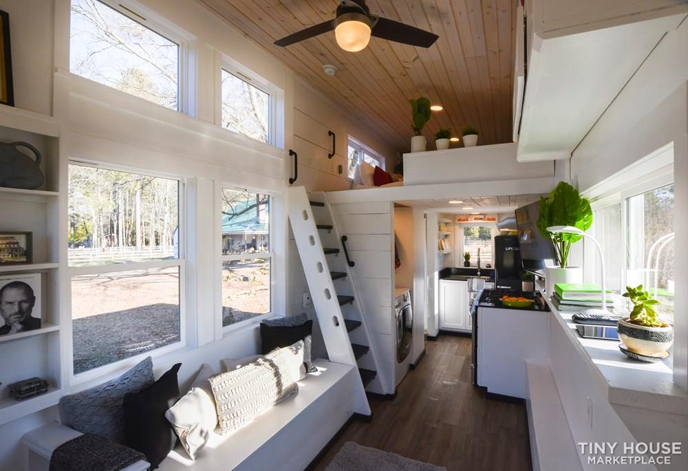 Cleverly-Built Tiny House That's For Sale! - Image 3 Thumbnail