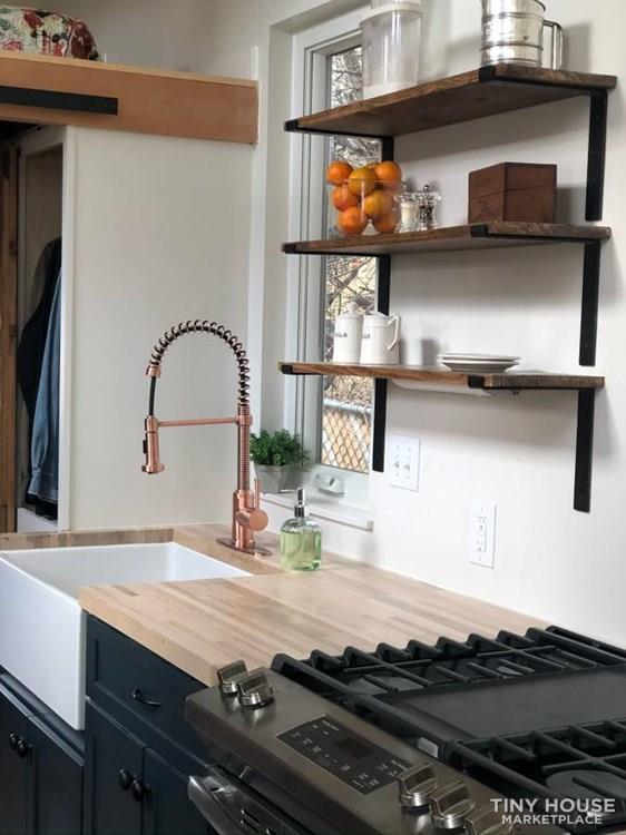 Modern Tiny house - Image 2 Thumbnail