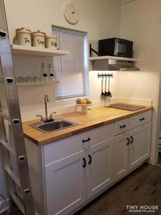 Modern tiny house - Image 3 Thumbnail