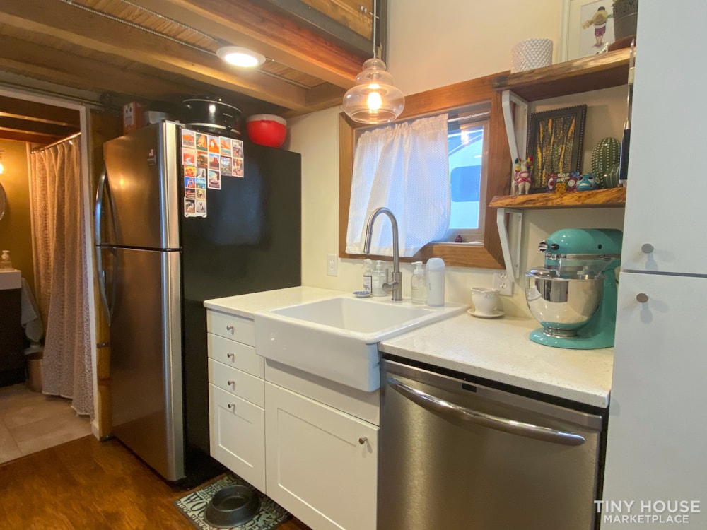 Modern Tiny House - Image 4 Thumbnail