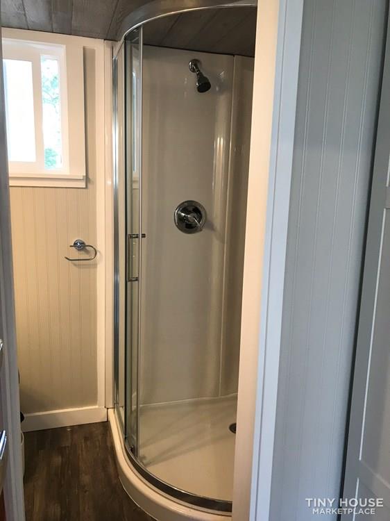 Modern tiny house on wheels  - Image 3 Thumbnail