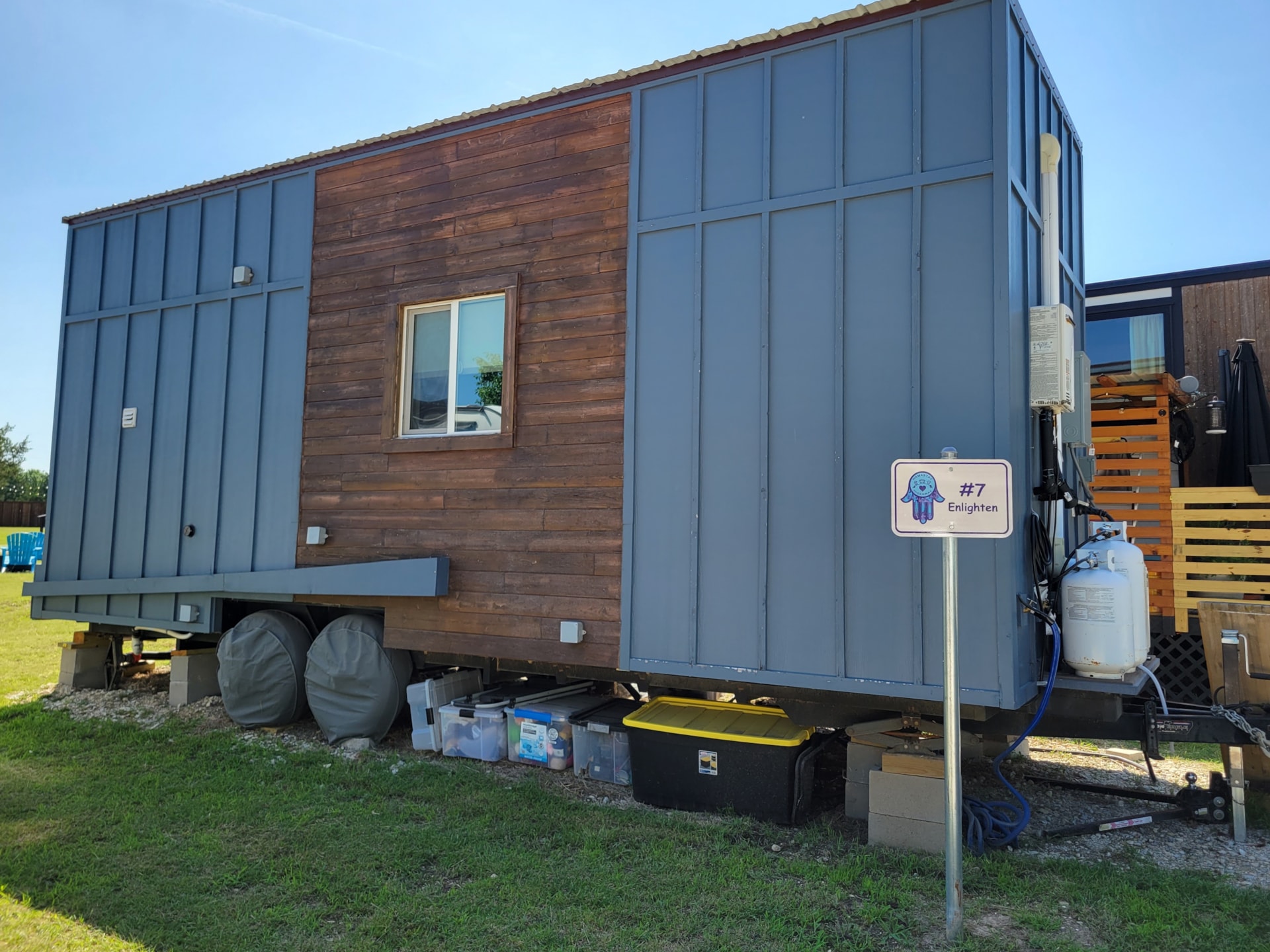 Modern Tiny House with modern amenities - Image 4 Thumbnail