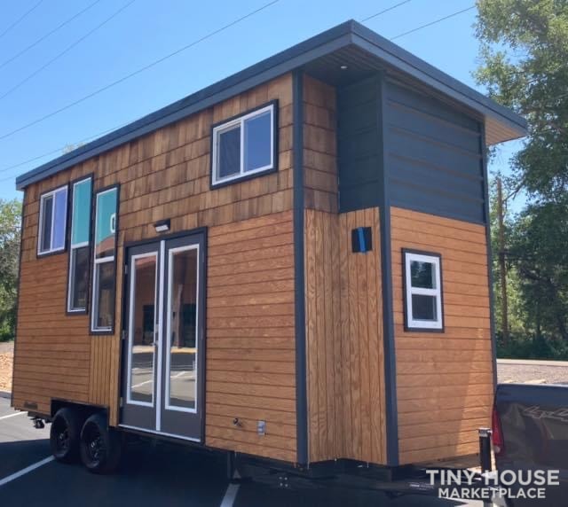 Modern Tony Home - Minimalist Living with Maximum Comfort