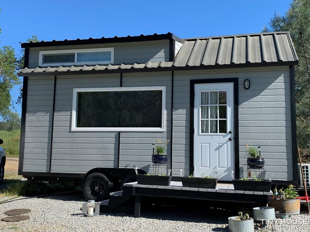 Modern Tiny Home on Wheels - Image 1 Thumbnail