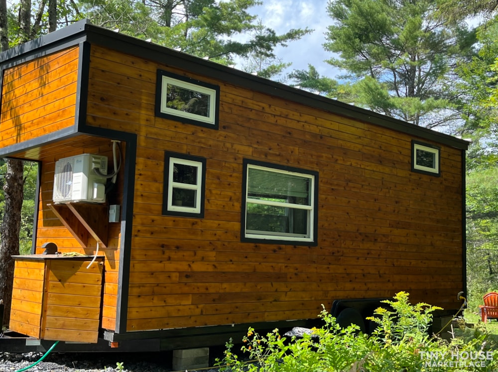 SOLD~~ 24 x 8  Custom Built Tiny House that's fully furnished! - Image 4 Thumbnail