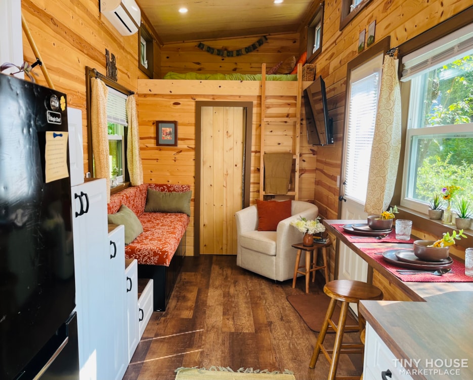 SOLD~~ 24 x 8  Custom Built Tiny House that's fully furnished! - Image 3 Thumbnail