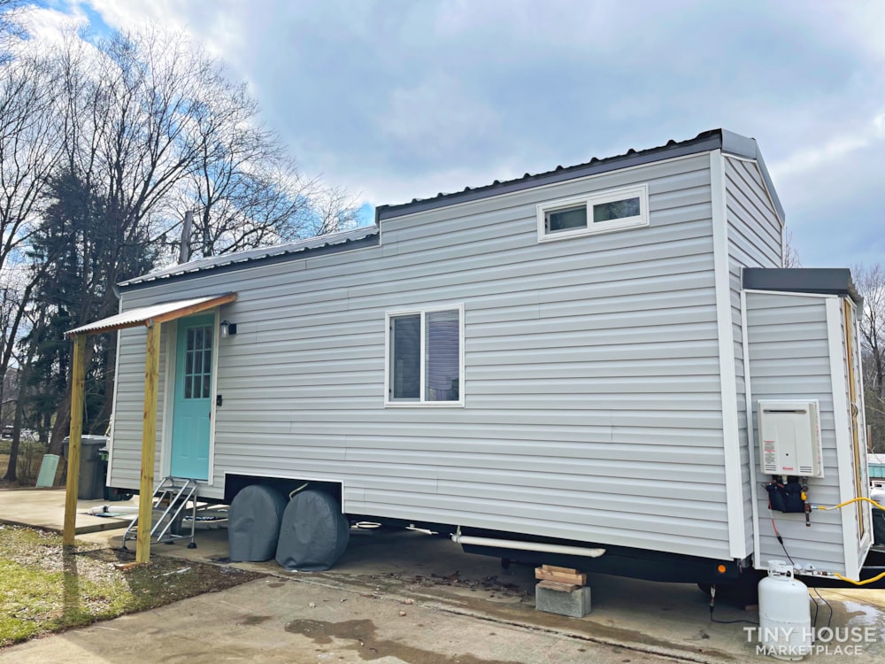 Move In Ready 288 SqFt Tiny Home - Image 1 Thumbnail