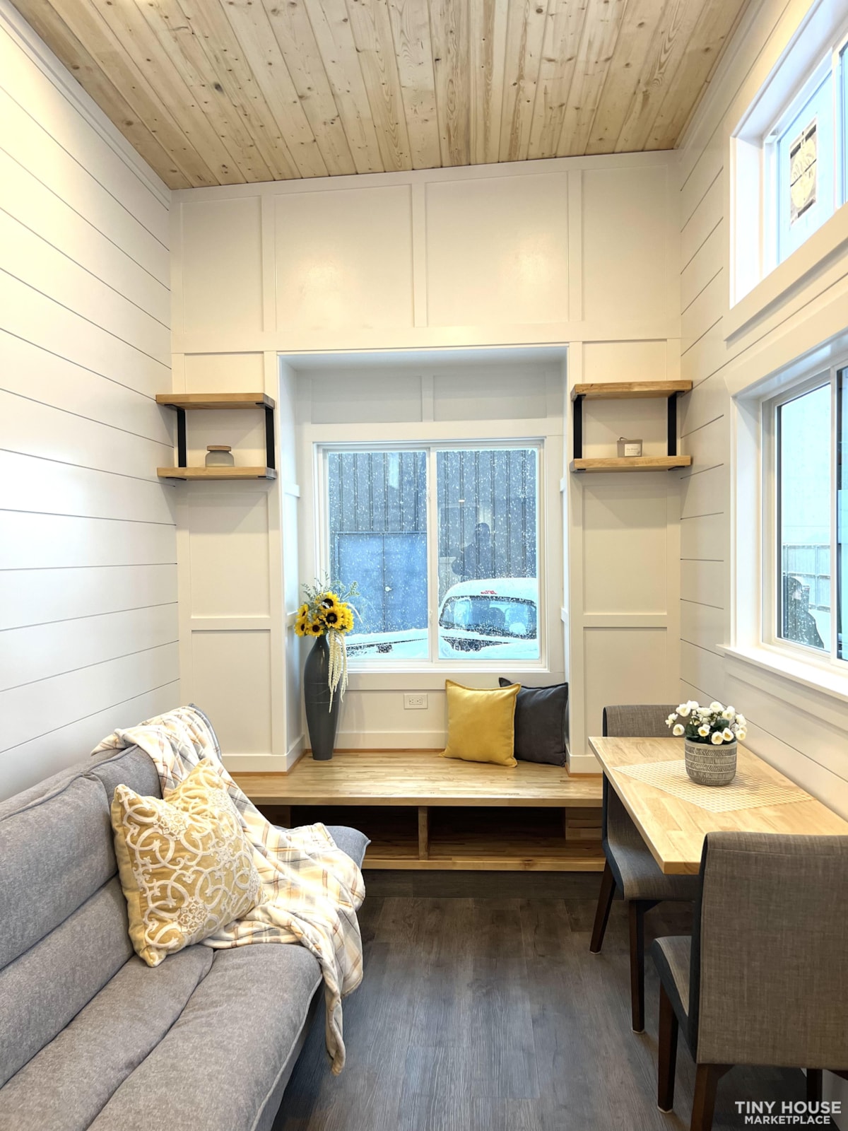 Must See 28ft NOAH Certified Luxury Tiny House: Schedule Your Tour Today! - Image 1 Thumbnail