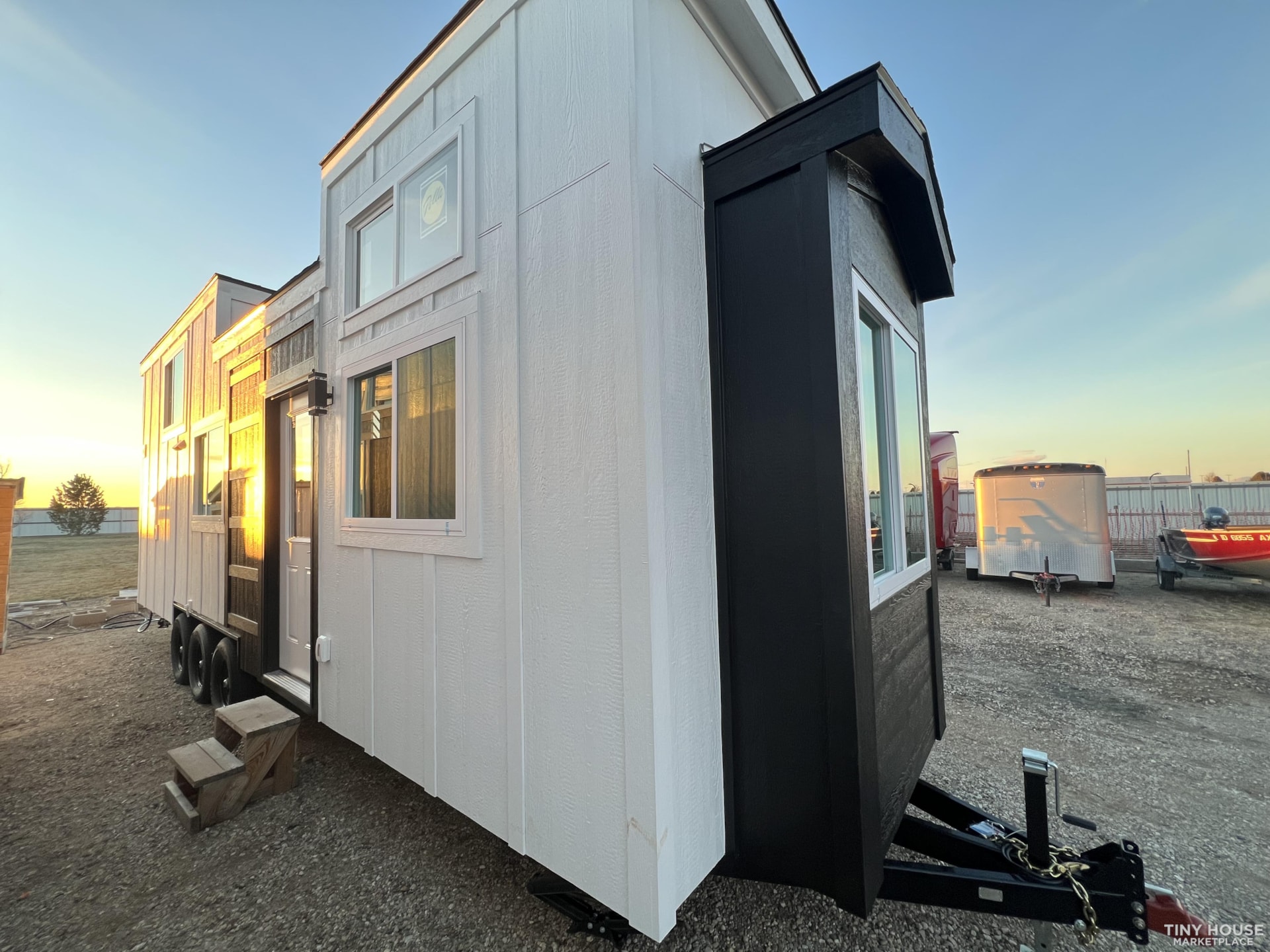 Must See 28ft NOAH Certified Luxury Tiny House: Schedule Your Tour Today! - Image 4 Thumbnail