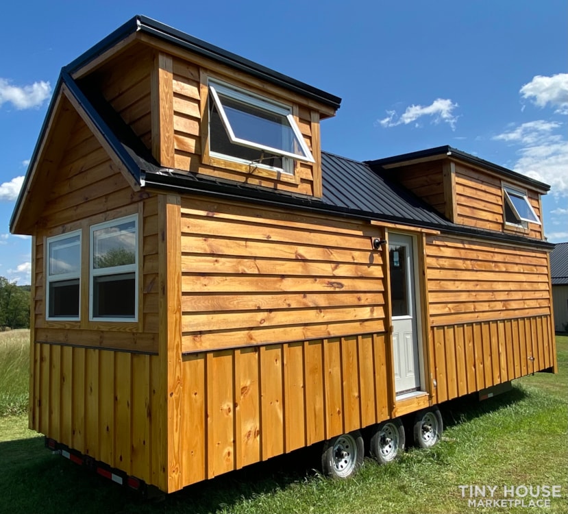 New 2021 Freedom Style 9'x28' Tiny Home on Wheels - Image 3 Thumbnail