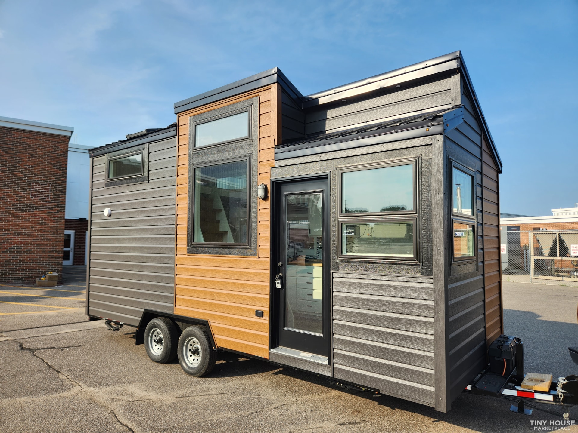 New 2023, (Reduced Price) 22' Tiny House on Wheels, Off Grid Ready 