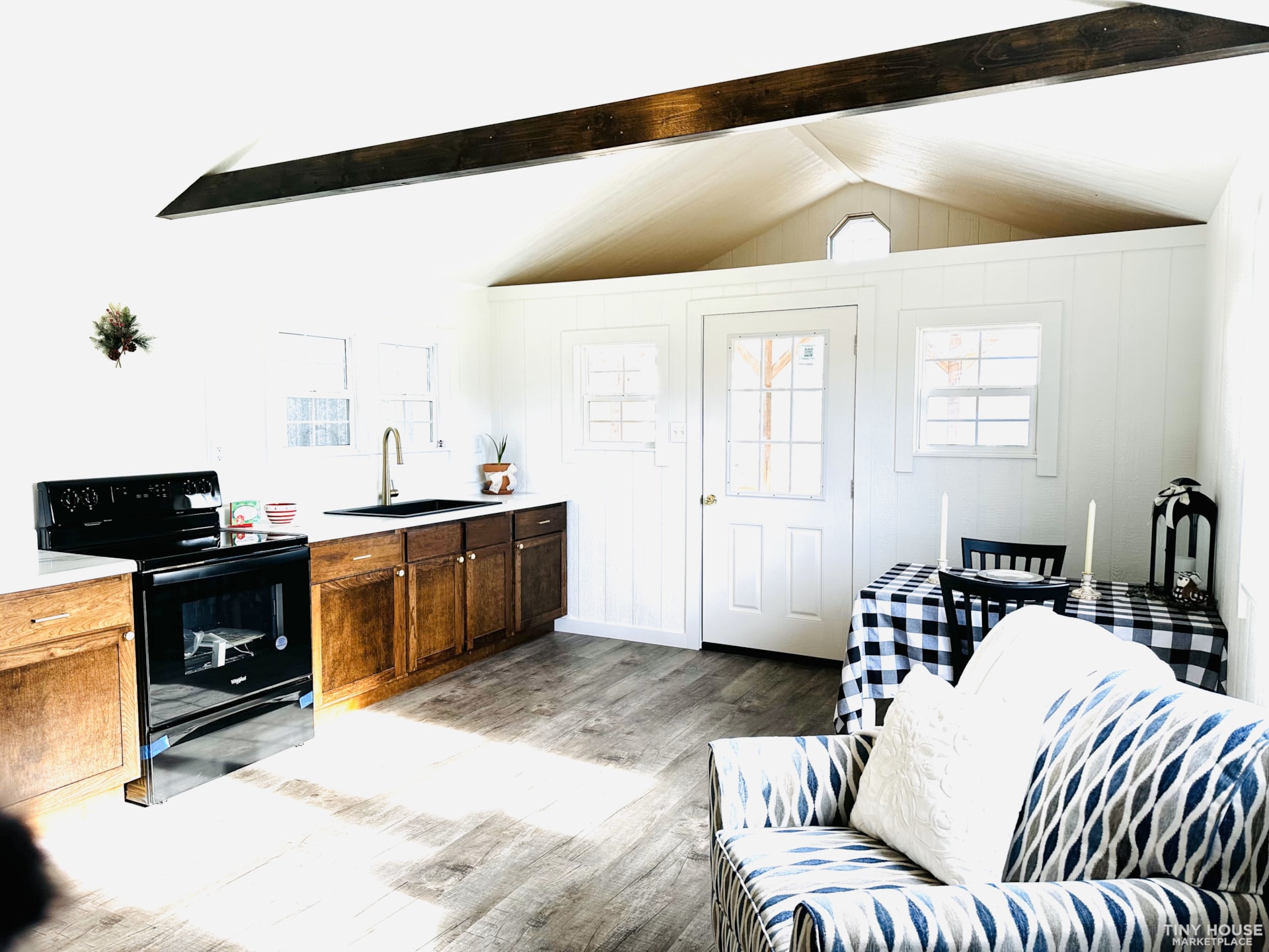 Taking Orders | New Modern Cabin 14x44 - Image 4 Thumbnail