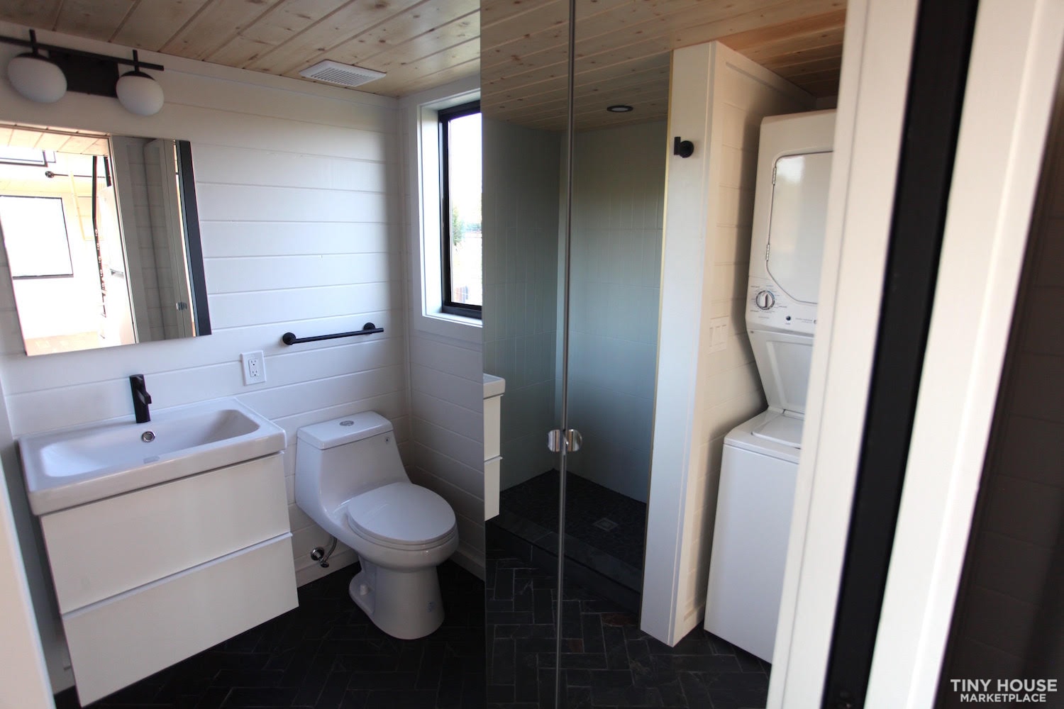 Brand New 2023 NOAH Certified 28' Double Loft Tiny Home (By Nomad Tiny Homes) - Image 3 Thumbnail