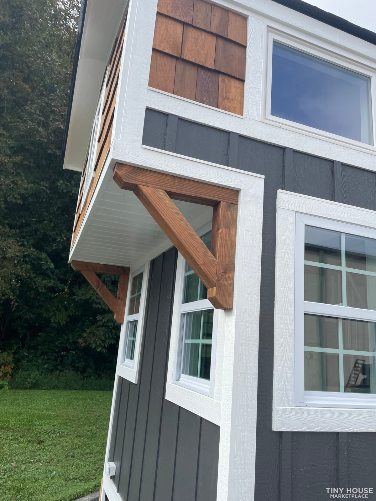  Beautiful 26ft  Craftsman style TinyHome - Image 2 Thumbnail