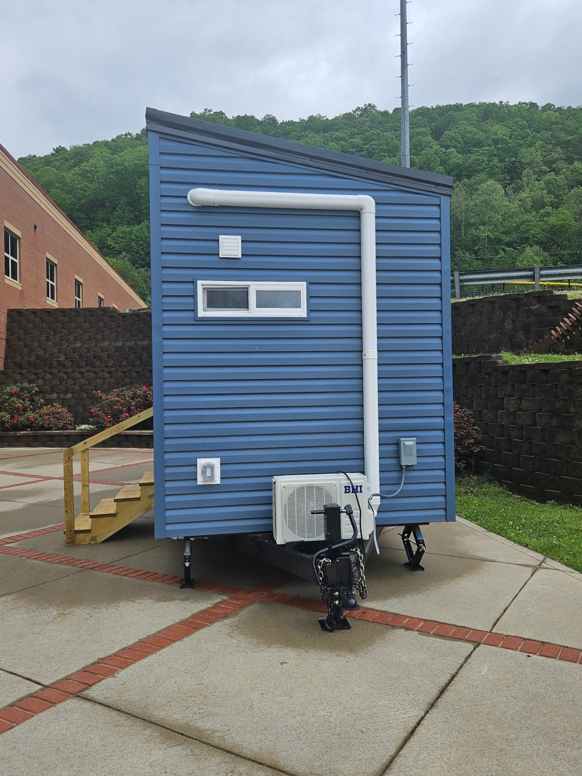 (SOLD!!!) New 24ft THOW (Letcher Co.) KVEC - Image 2 Thumbnail