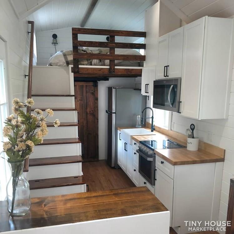  New Build 2019 Tiny Home on Wheels - Image 2 Thumbnail