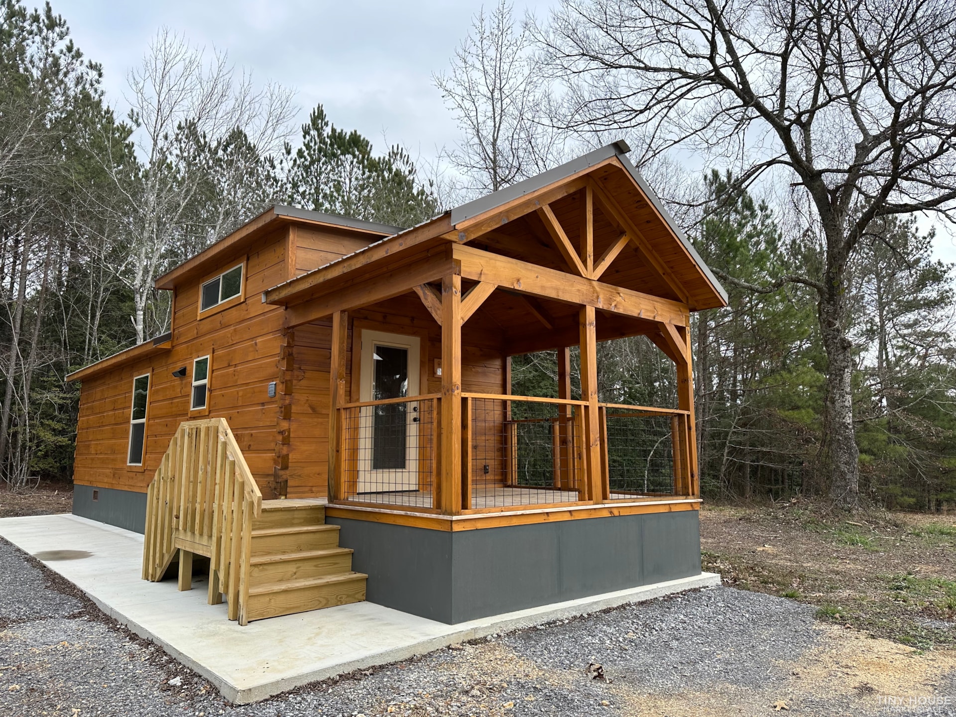 New Build- Luxury Log Cabin Tiny Home