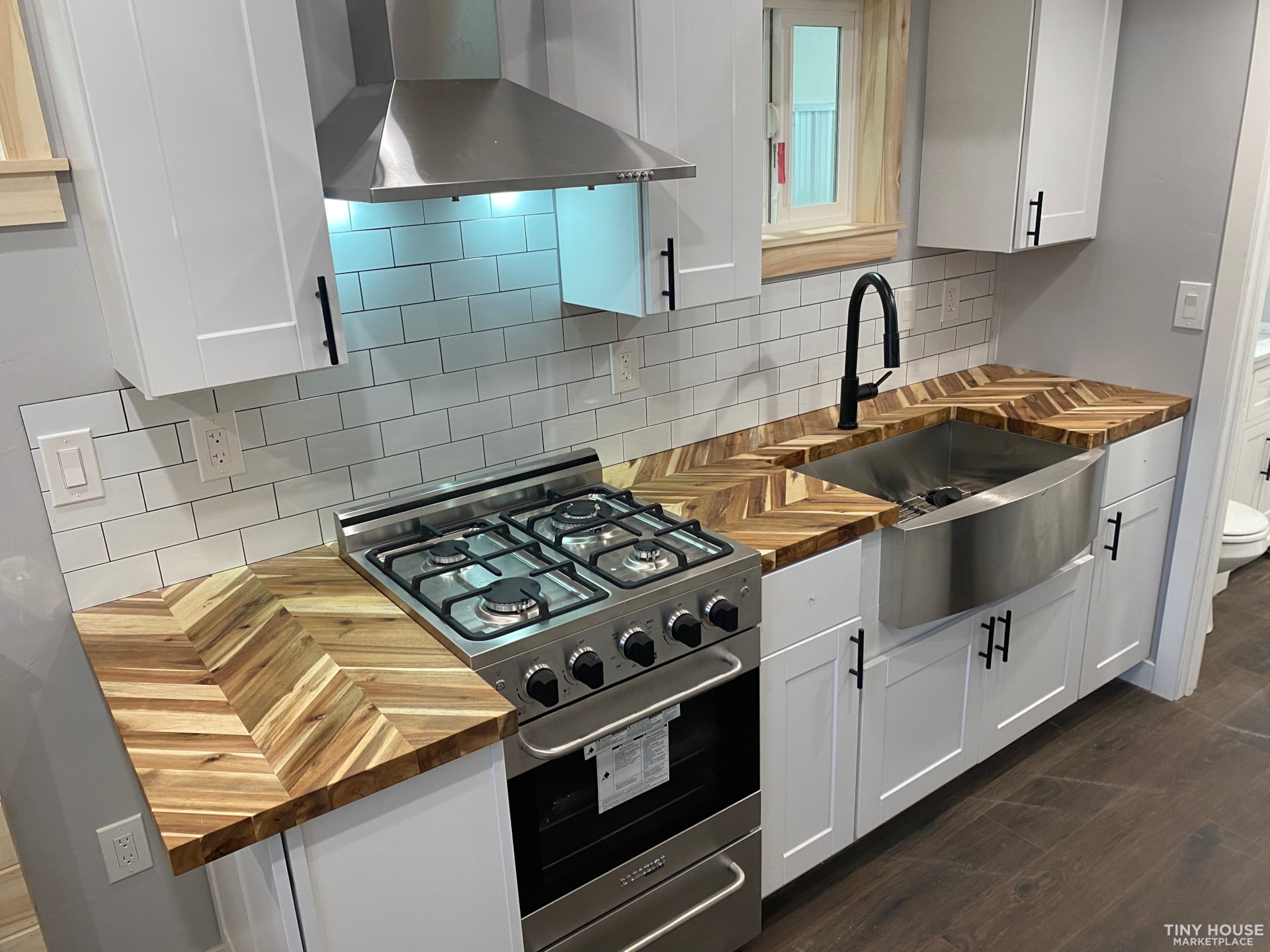New Caboose by Spring Mountain Tiny Homes - Image 2 Thumbnail