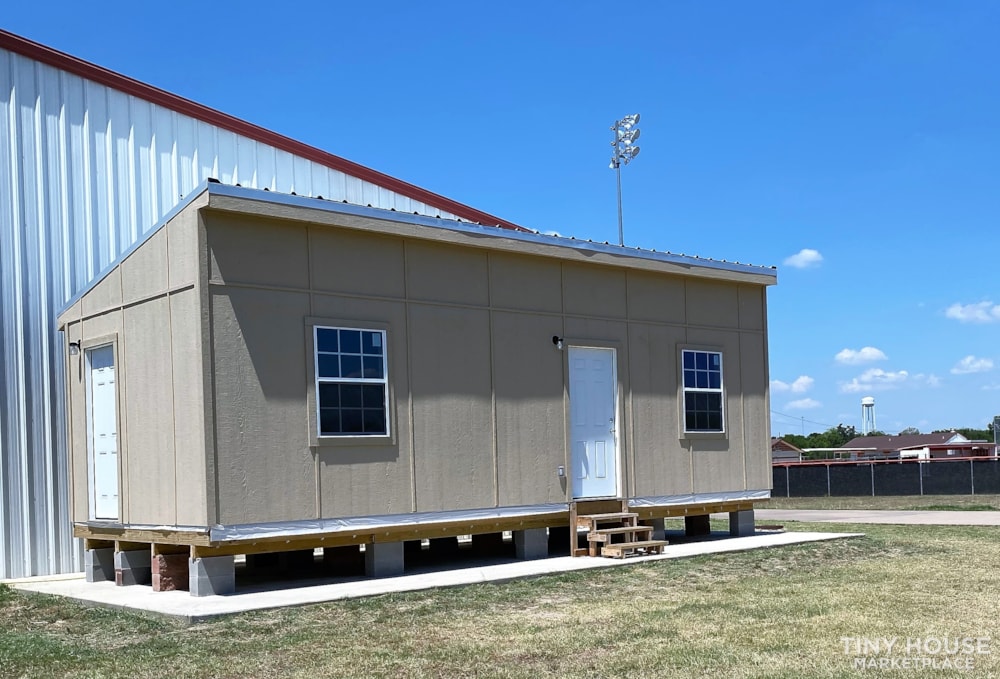 NEW CONSTRUCTION (2022) Simply Designed & Modern Tiny Home With Function in Mind - Image 2 Thumbnail