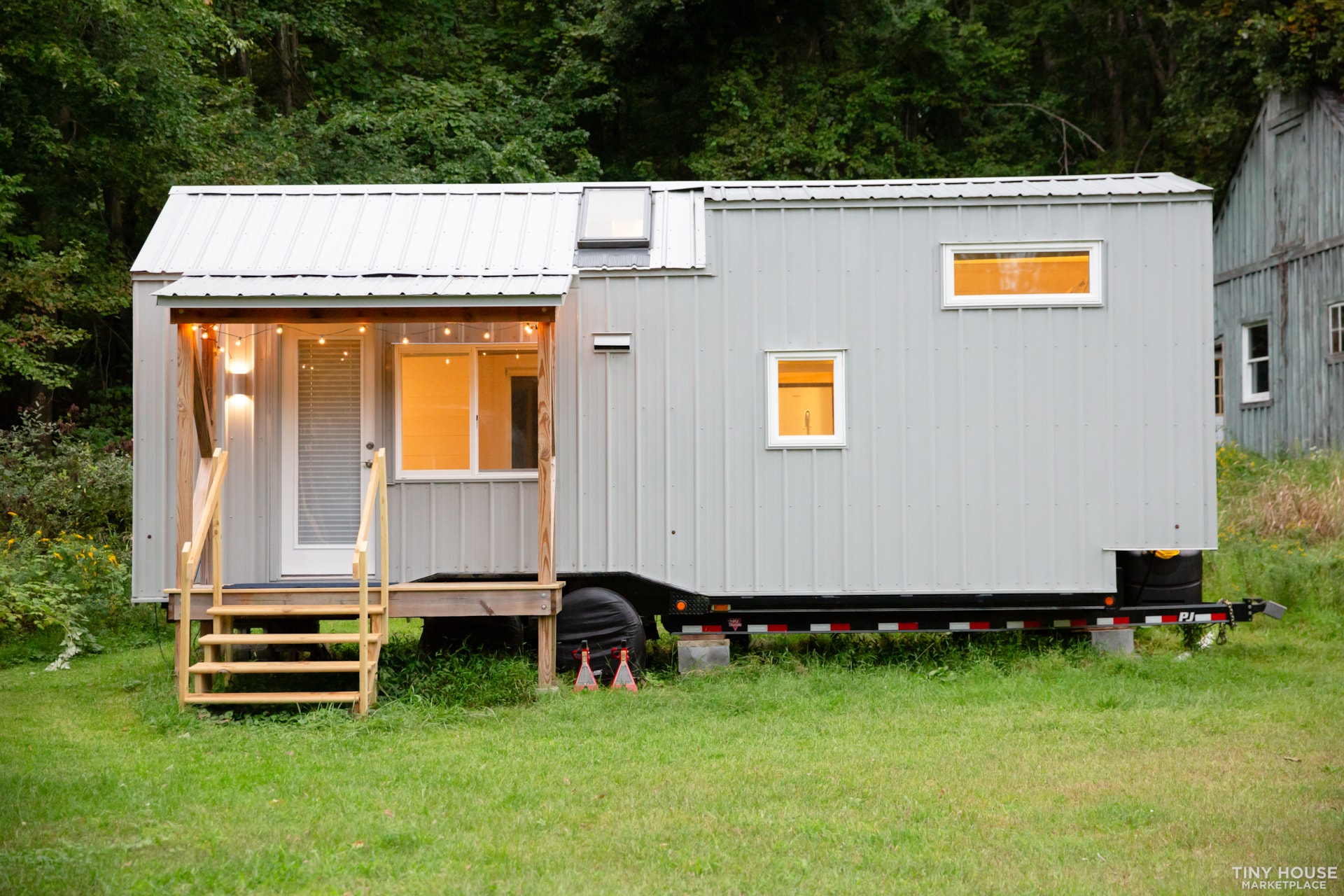 New Custom-built 24ft Tiny Home - Image 3 Thumbnail