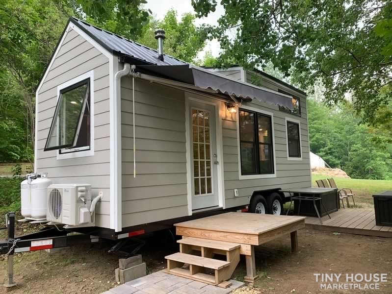 PRICE DROP by $5000 > NEW custom 24' ft. complete and ready THOW