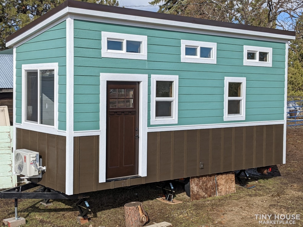 New Rustic Farmhouse Style Tiny House - Image 3 Thumbnail